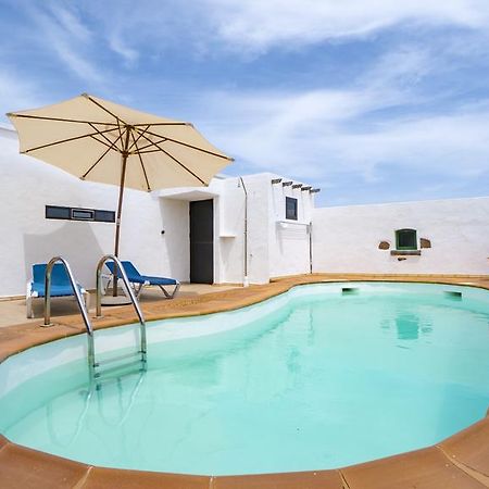 Villa With Amazing Views, Jacuzzi And Private Pool San Bartolomé エクステリア 写真