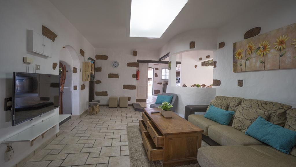 Villa With Amazing Views, Jacuzzi And Private Pool San Bartolomé エクステリア 写真
