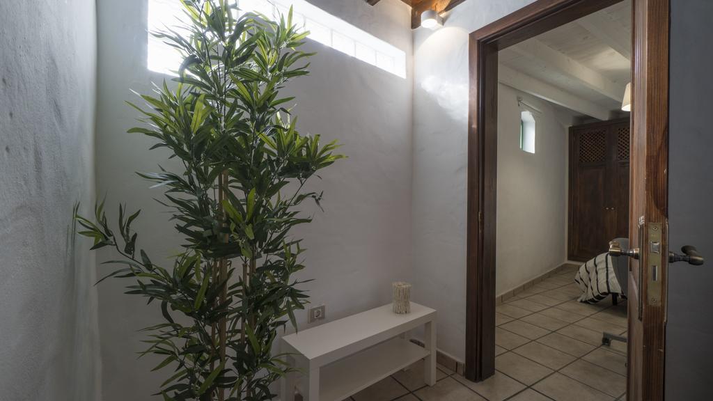 Villa With Amazing Views, Jacuzzi And Private Pool San Bartolomé エクステリア 写真