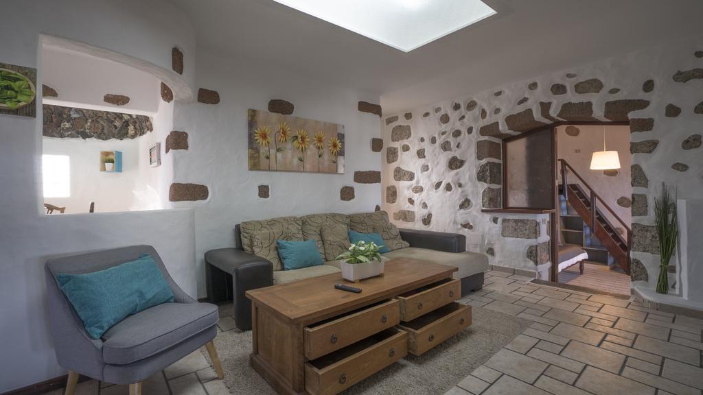 Villa With Amazing Views, Jacuzzi And Private Pool San Bartolomé エクステリア 写真