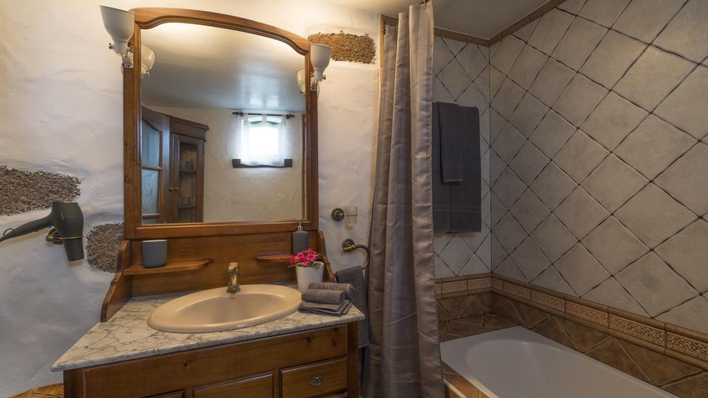 Villa With Amazing Views, Jacuzzi And Private Pool San Bartolomé エクステリア 写真