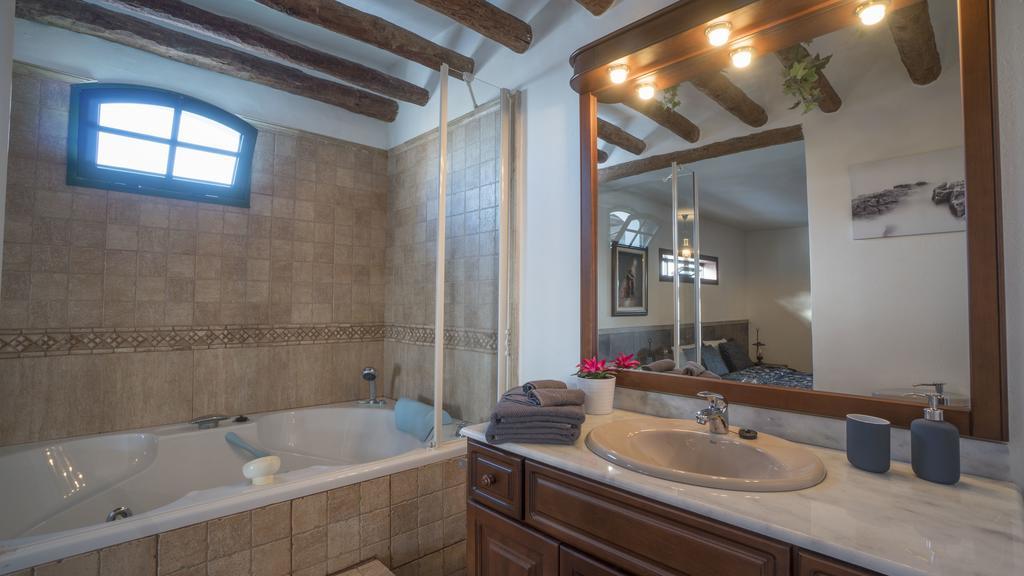 Villa With Amazing Views, Jacuzzi And Private Pool San Bartolomé エクステリア 写真
