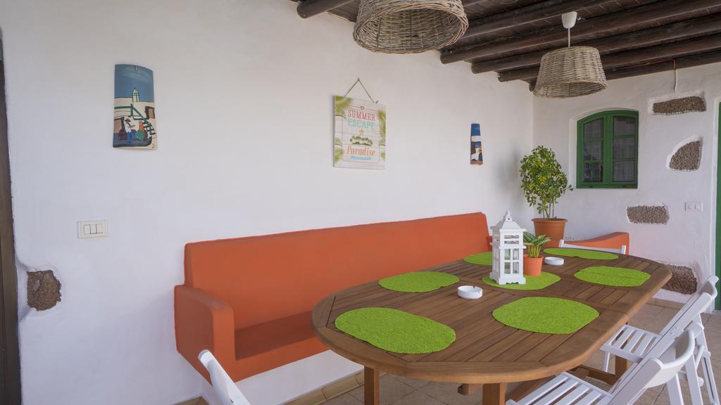 Villa With Amazing Views, Jacuzzi And Private Pool San Bartolomé エクステリア 写真