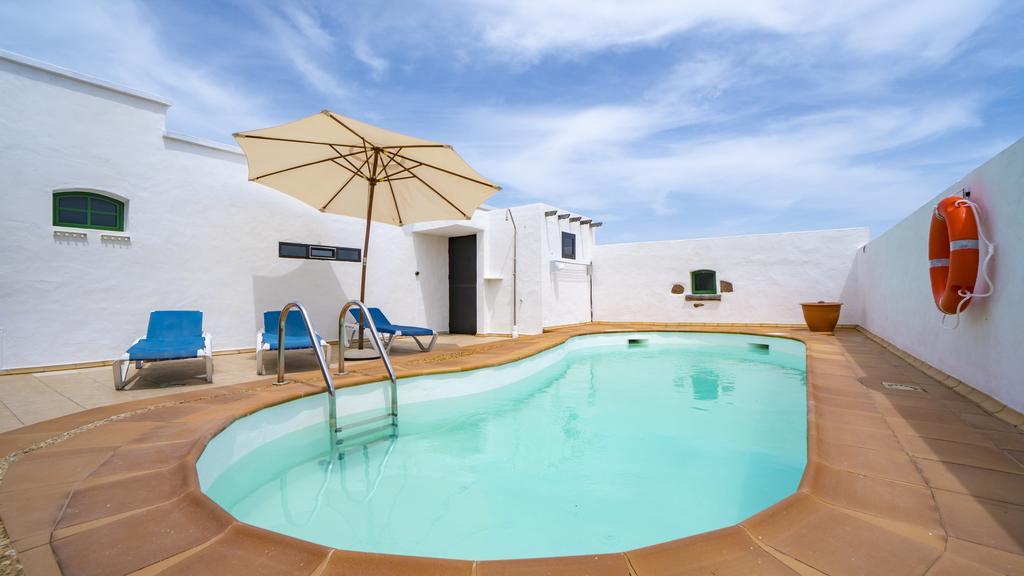 Villa With Amazing Views, Jacuzzi And Private Pool San Bartolomé エクステリア 写真